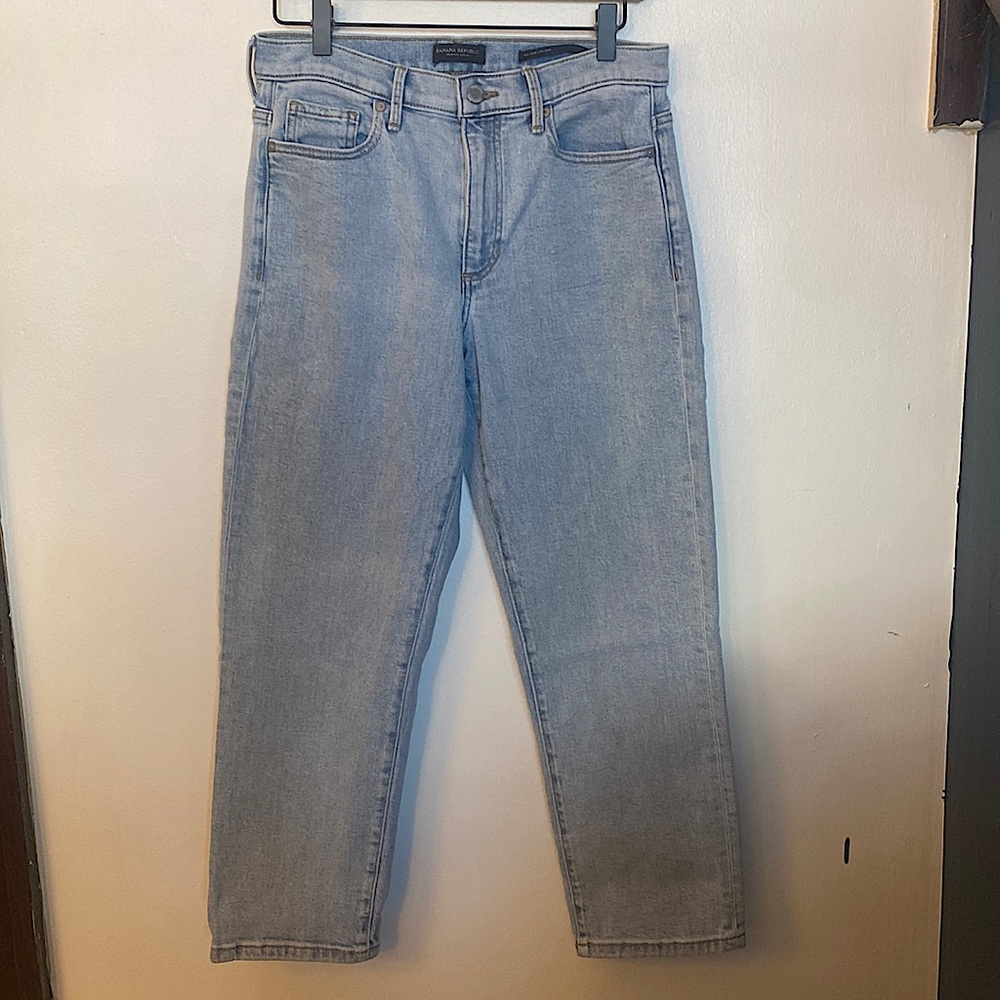 Banana Republic Sz 28 mid rise straight light wash